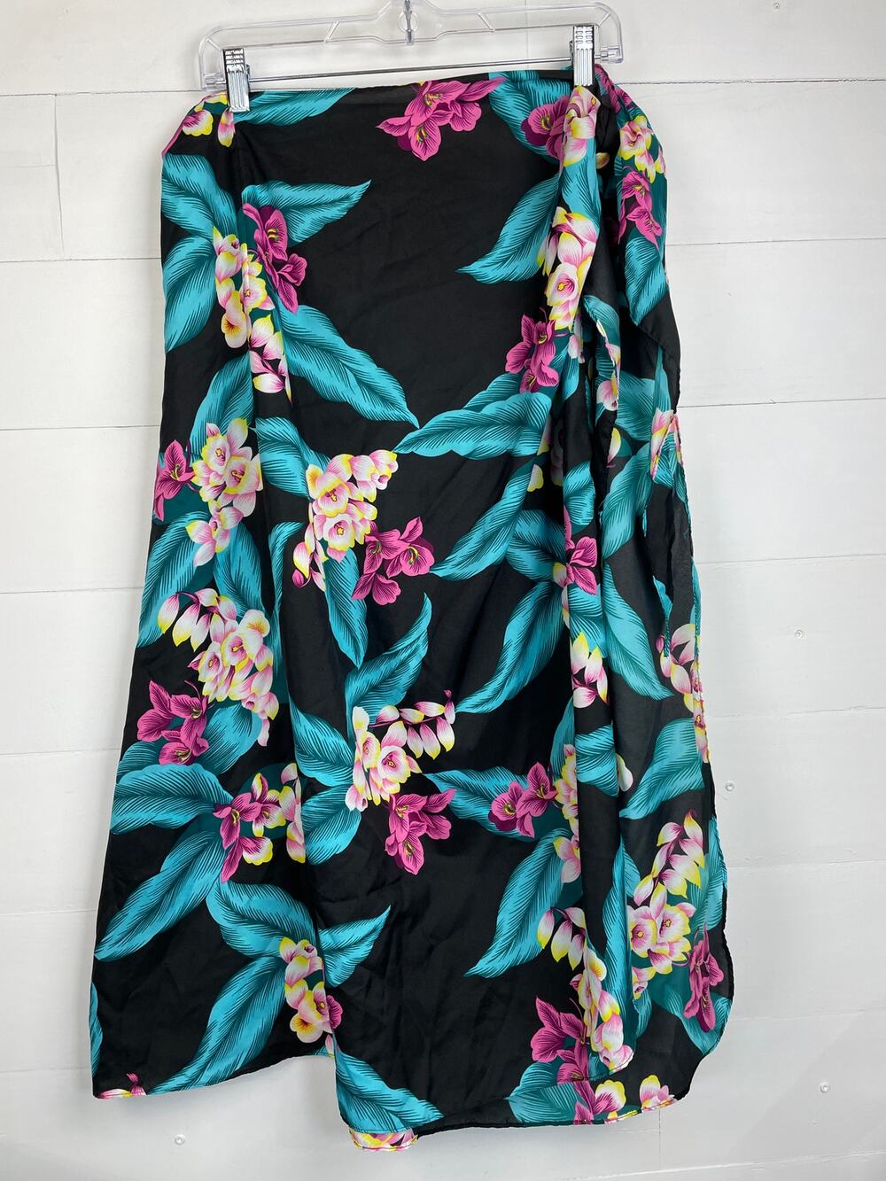 Vintage Hilo Hattie Floral Hawaiian Wrap Skirt Sarong Beach Coverup One Size